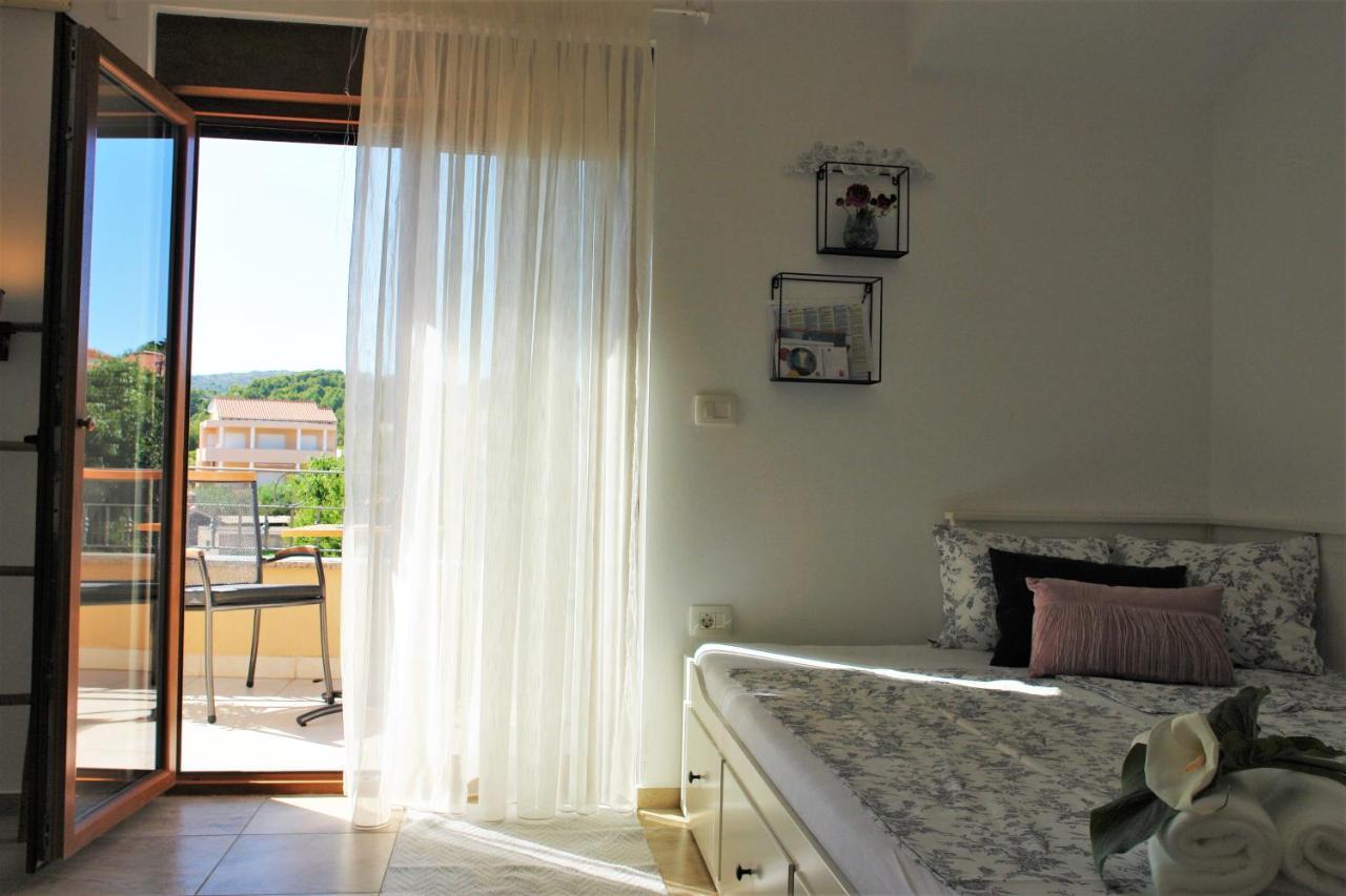 Iva Apartmani โวดีเซ ภายนอก รูปภาพ
